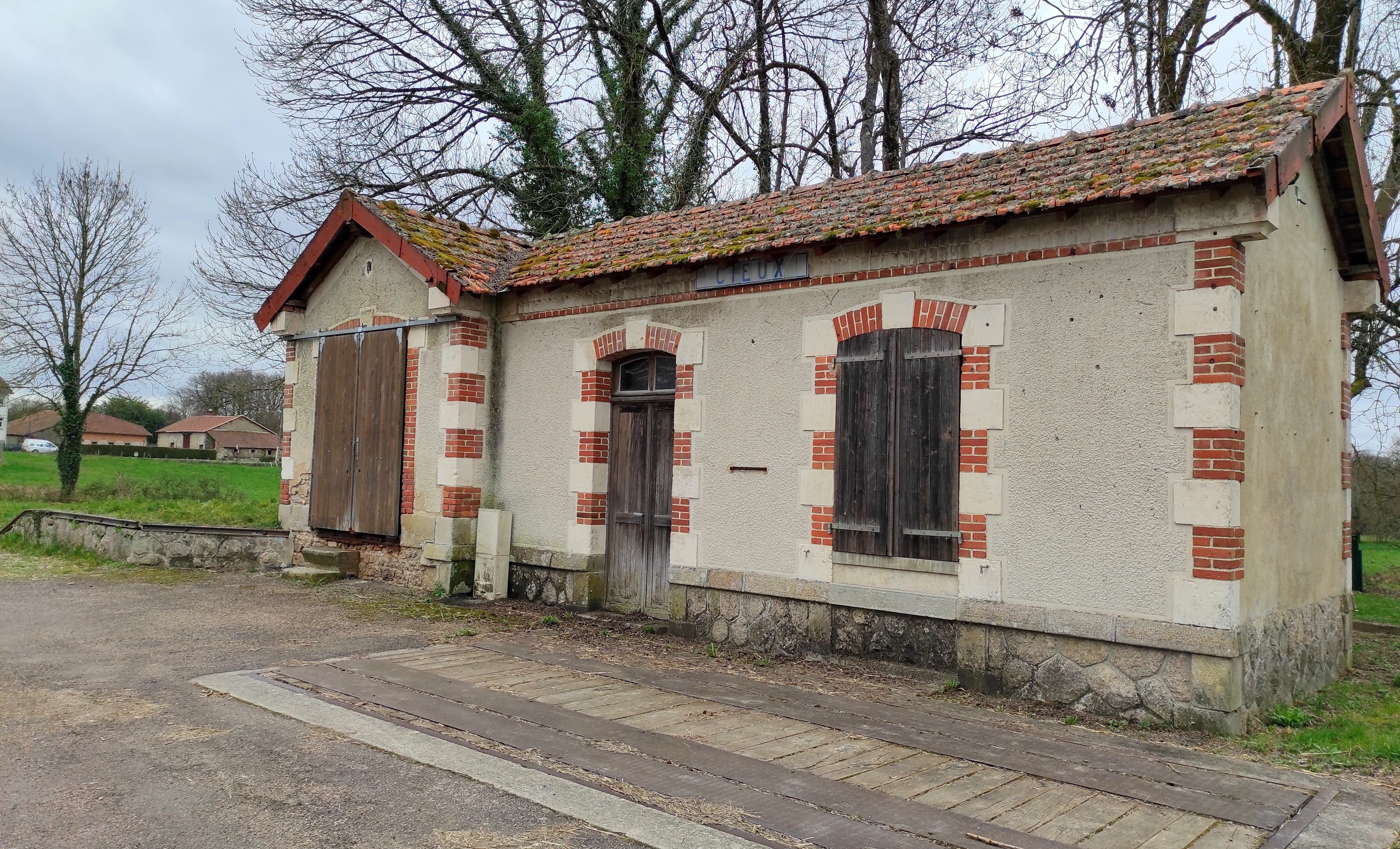 Gare De Campagne Échelle OO - Kit Complet Avec Quais Et Rampes