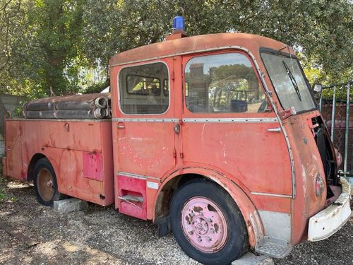 Camion De Pompiers Berliet Vintage Sesame - Ancien Jouet Moteur - Occasion En Bon état