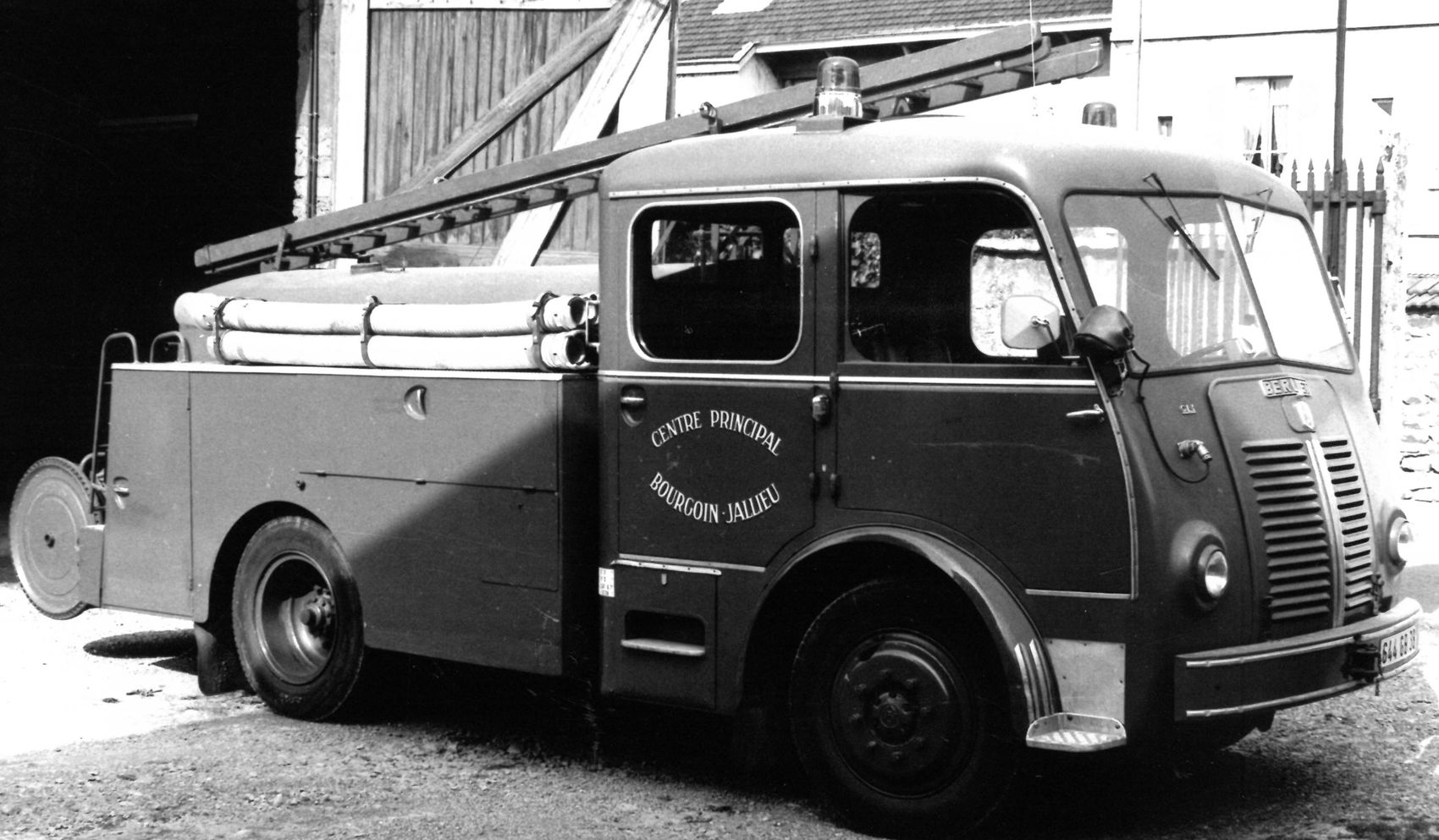 Camions mythiques : le camion de pompier Berliet GLB 19 B 4×4